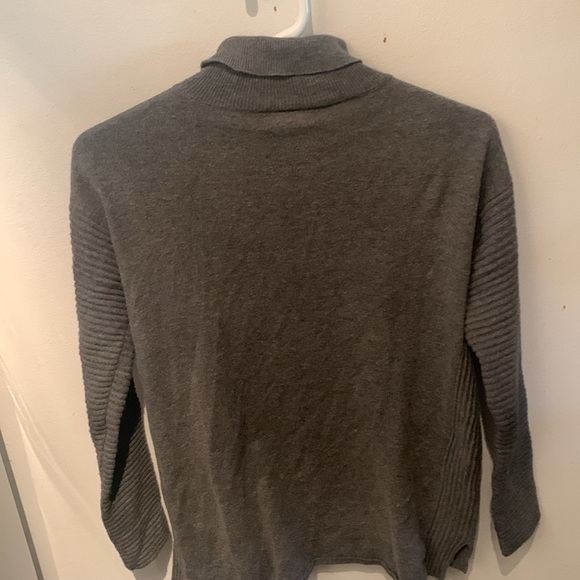 Stylish Primark Grey Wool Turtleneck Sweater w/ ribbed arms for extra warmth 😍 - Picture 5 of 6